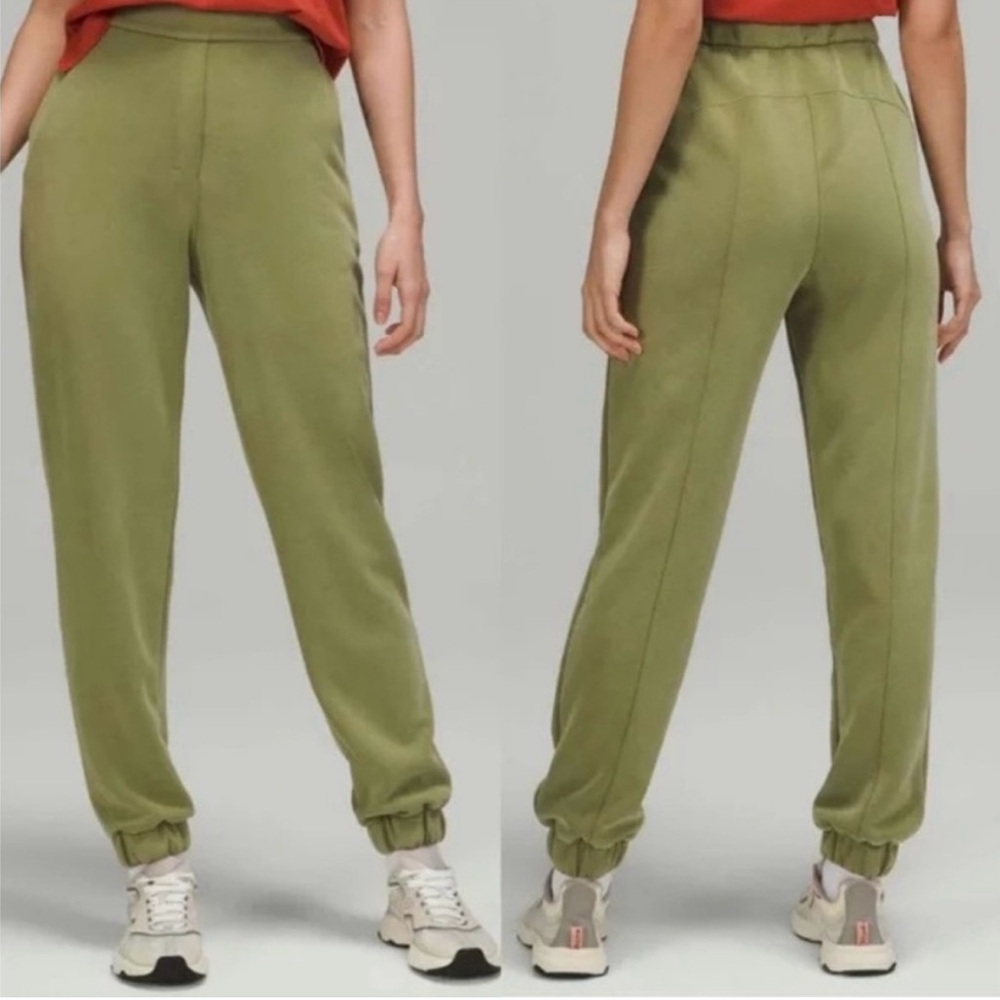 Lululemon Softstreme Jogger | Bronze Green Size 4 | Relaxed High-Rise Pant
